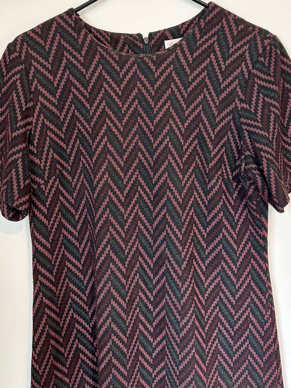 Calvin Klein Black & Pink Chevron Mini Dress - Size: 8 - Picture 4 of 7